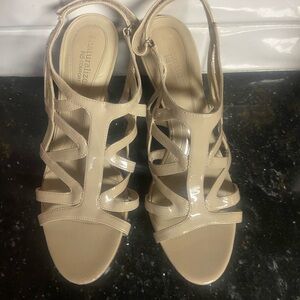 Naturalizer Women's Tan Strappy Sandals